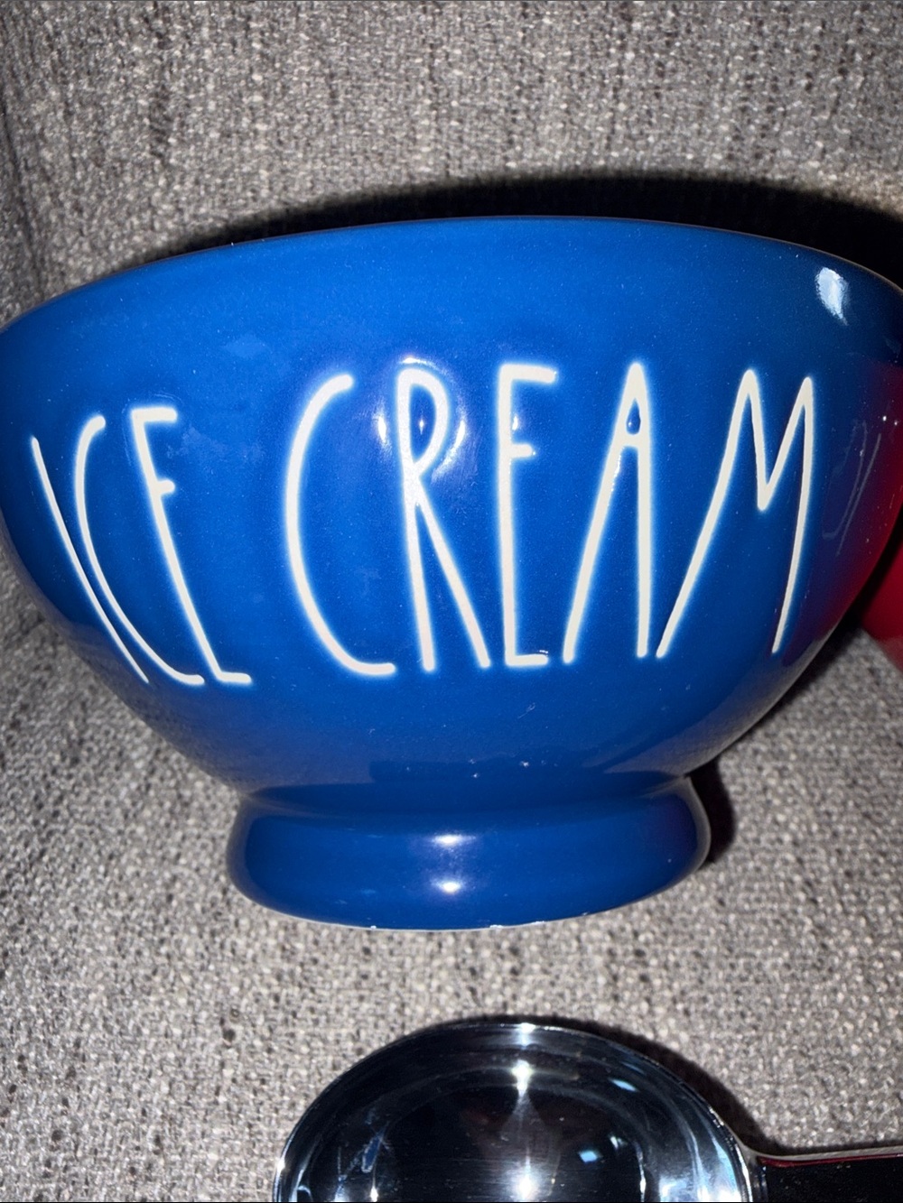 Rae Dunn ICE CREAM bowl and scoop set - Picture 3 of 7